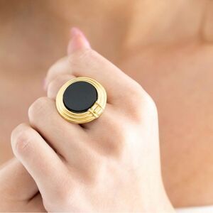 SUSAN SHAW. Gold and Black ring